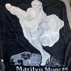Marilyn Monroe Black and White Blanket